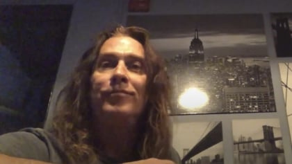Ex-MEGADETH Guitarist JEFF YOUNG Opens Up About Challenges Of Post-'Scamdemic' Touring